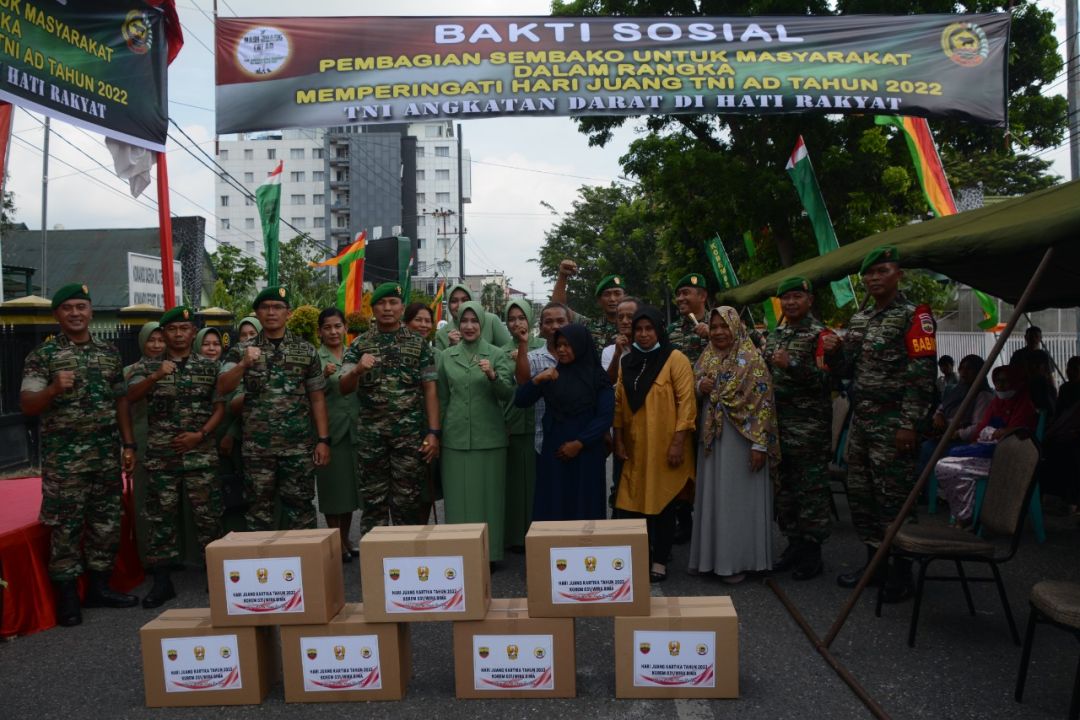 Danrem 031/WB Gelar Bakti Sosial Pembagian Sembako Dalam Rangka Hari Juang TNI AD.