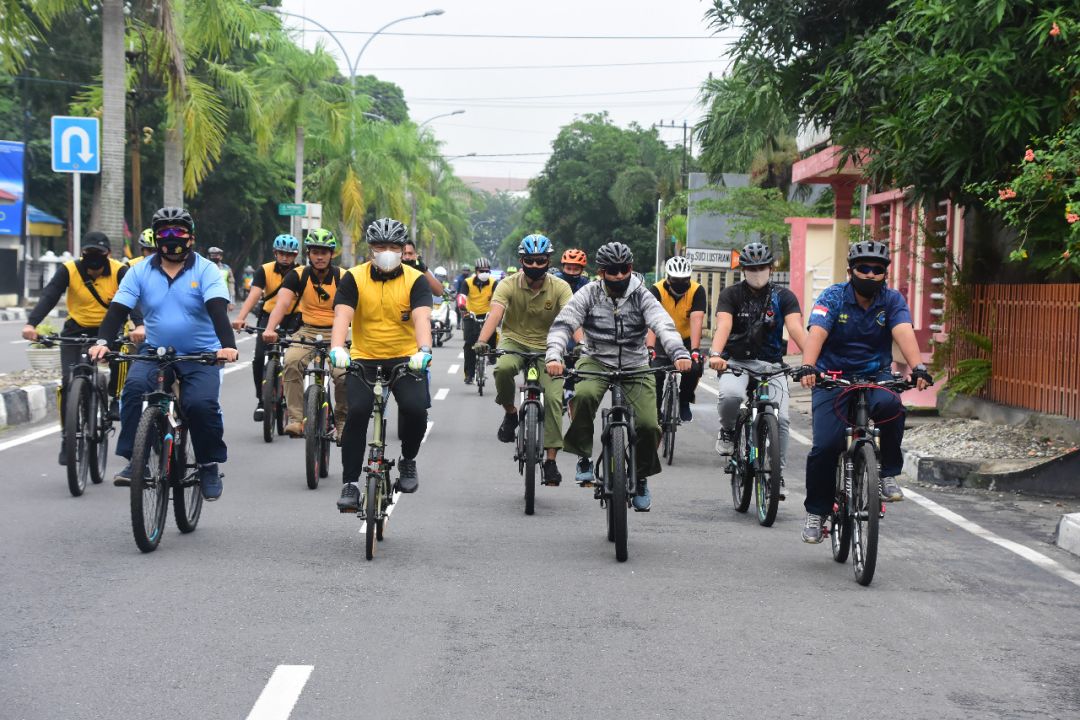 Tingkatkan Imunitas Di Tenggah Covid 19, Forkopimda Provinsi Riau Laksanakan Olahraga Bersama