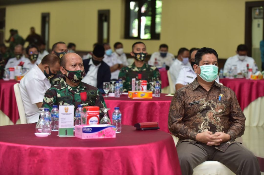 Bersinergi Lawan Penyebaran Covid-19, TNI AD Komsos dengan Aparat Pemerintah