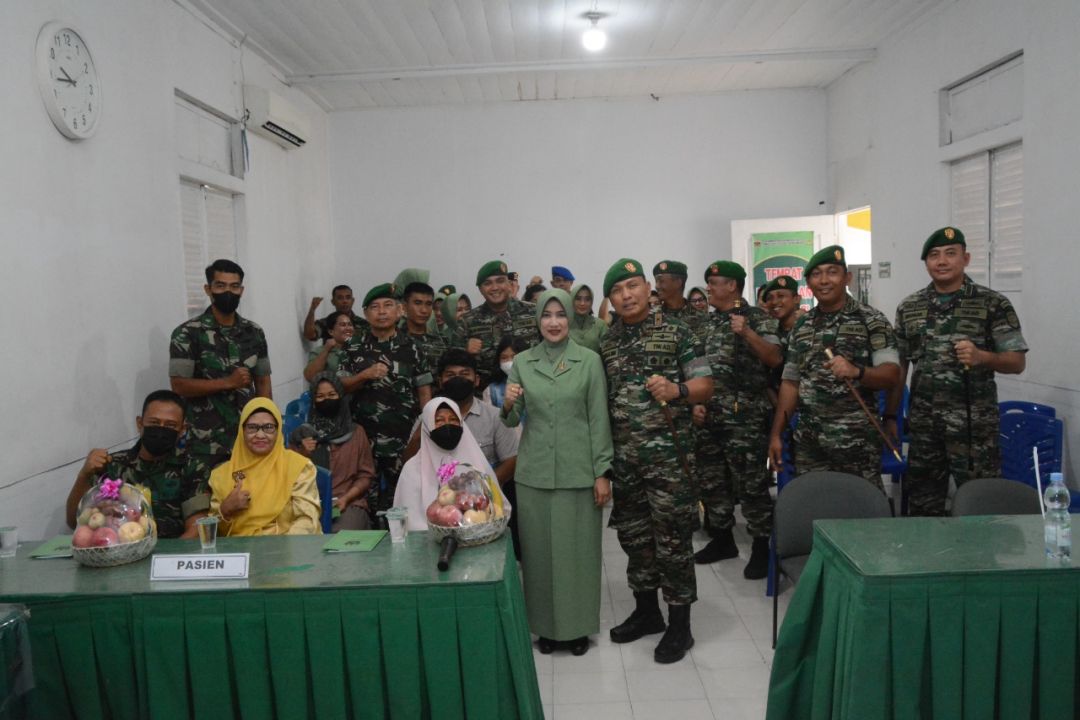 Danrem 031/WB Kunjungi Anggota dan PNS yang Sakit di RST TK IV Pekanbaru.