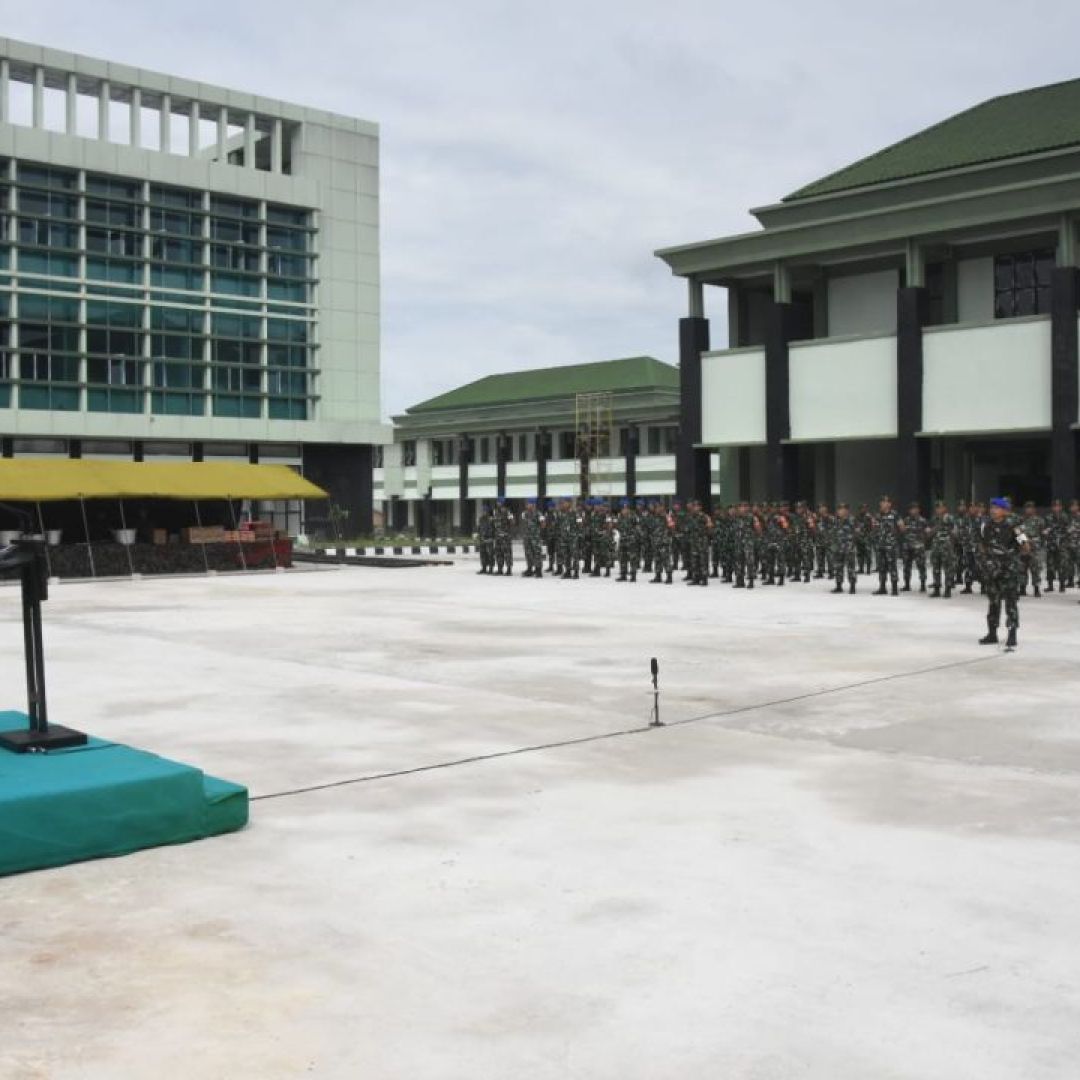 Danrem Pimpin Apel Gelar Kesiapan Perbantuan Penanganan Bencana Banjir Di Wilayah Korem 031/WB Provinsi Riau.