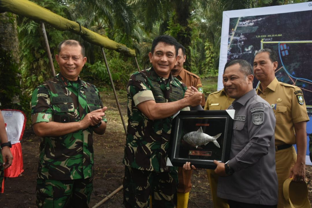 Kasdam I/Bukit Barisan Bersama Danrem 031/ Wira Bima Tinjau Lahan Hanpangan Unggulan Kodim 0303/Bengkalis.