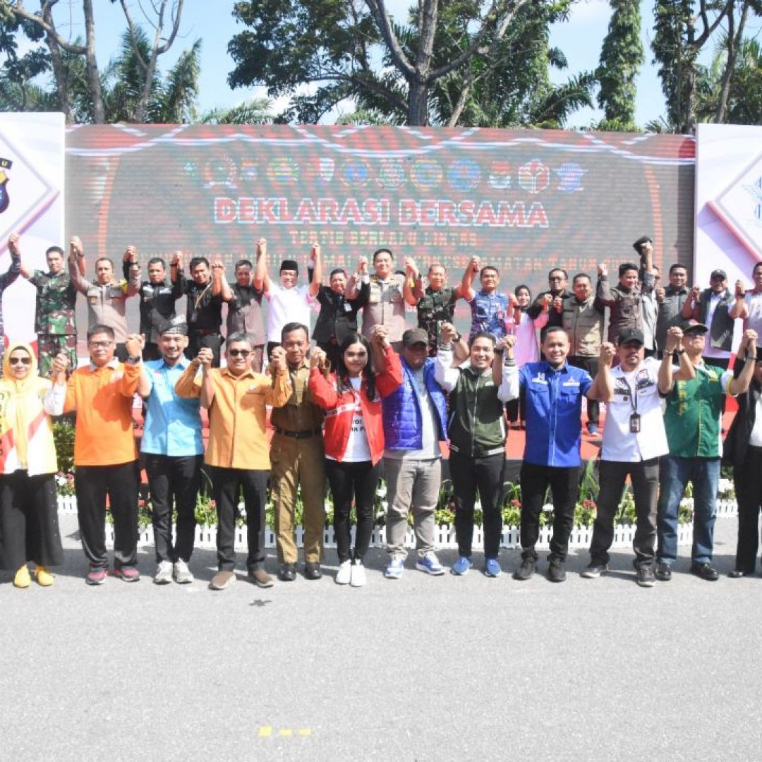 Danrem Hadiri Deklarasi Bersama Tertib Berlalu Lintas Dalam Mewujudkan Pemilu Damai Yang Berkeselamatan Tahun 2024.